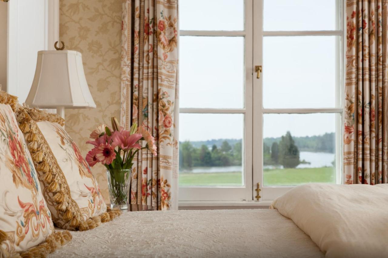 Inn At Warner Hall Gloucester エクステリア 写真
