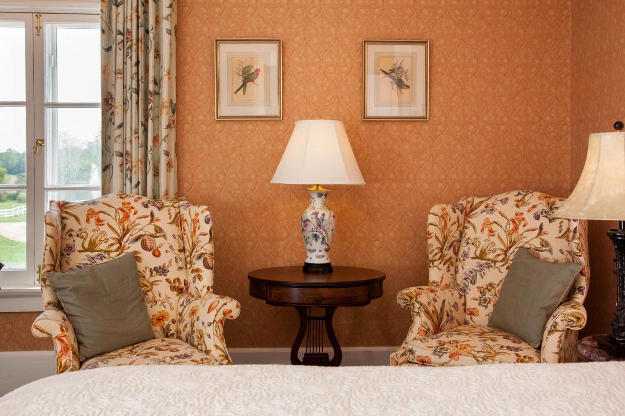 Inn At Warner Hall Gloucester エクステリア 写真