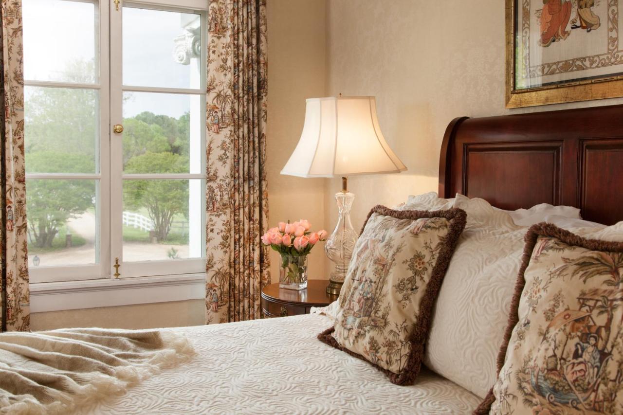 Inn At Warner Hall Gloucester エクステリア 写真