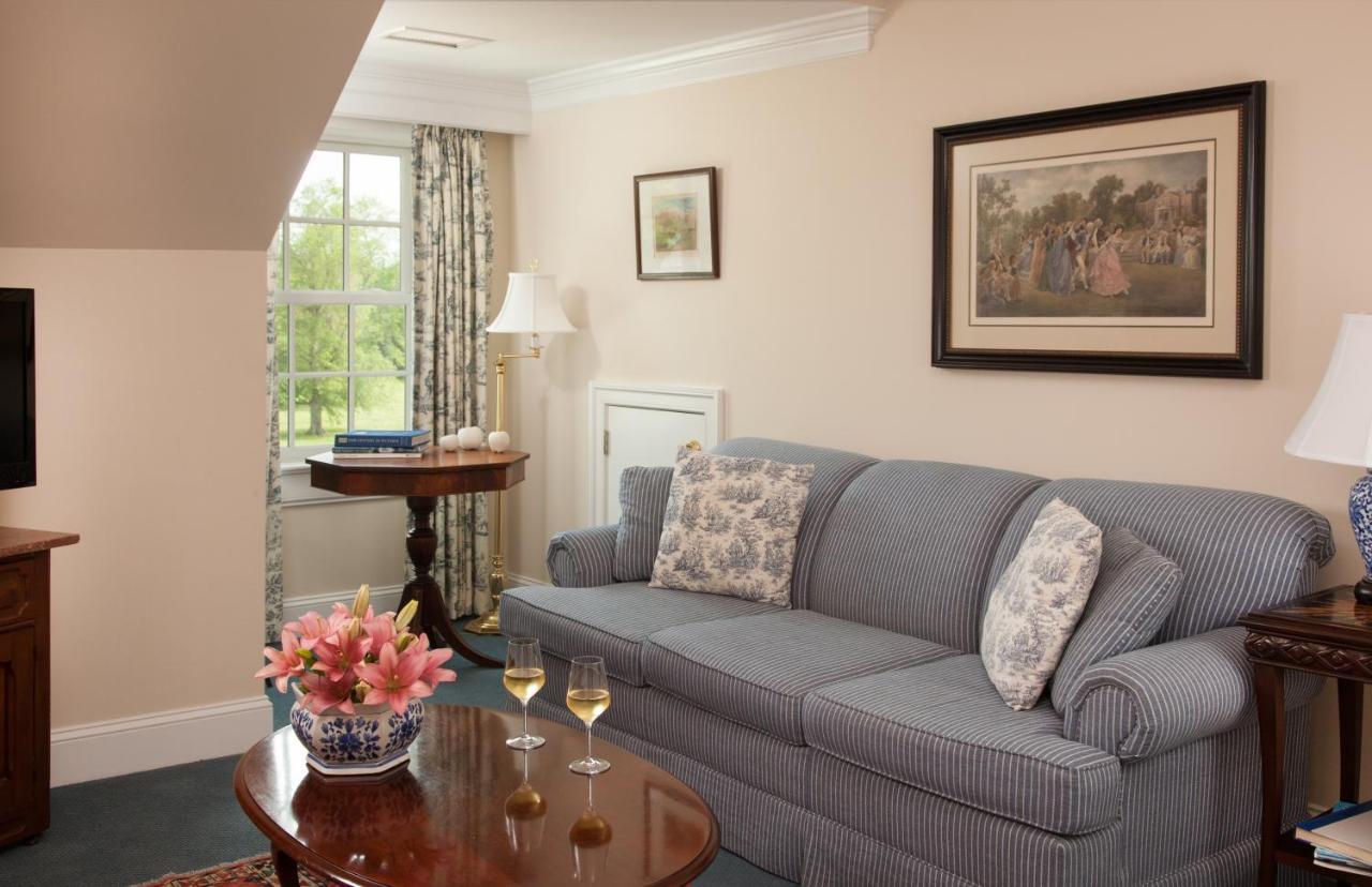 Inn At Warner Hall Gloucester エクステリア 写真